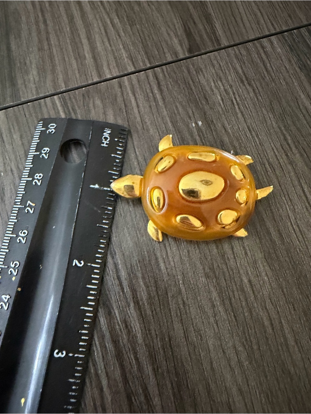 Vintage unique Amber Glass Turtle Figurine with Gold Accents - Picture 4 of 6